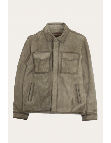 Classic Suede Shacket est présent 